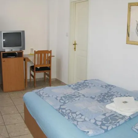 Nadix Panzio Bed & Breakfast